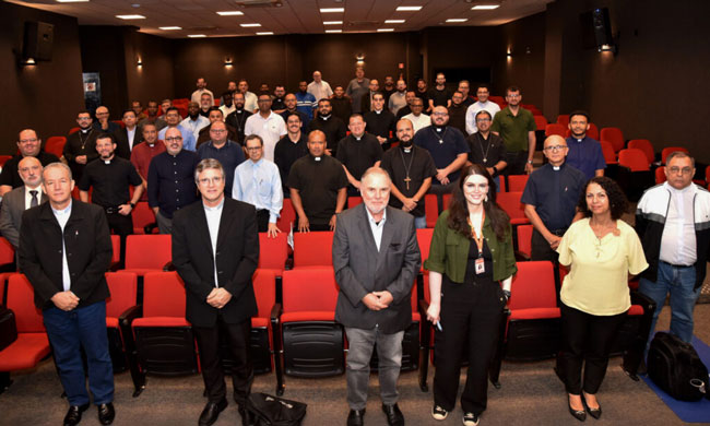 Participantes do 12º Encontro dos Padres Novos em Ofício da Arquidiocese de São Paulo - Foto: Jornal O São Paulo