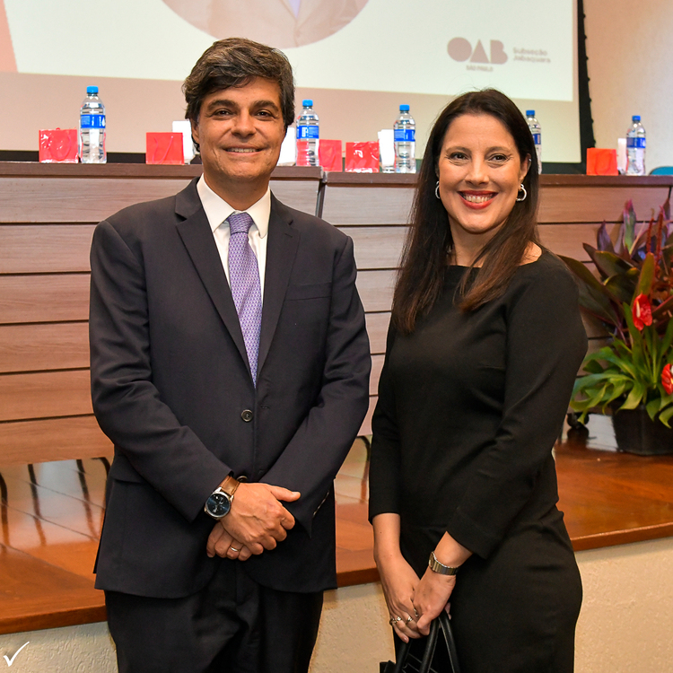 Presidente e vice-presidente da OABSP, Dr. Leonardo Sica e Dra. Daniela Magalhães.