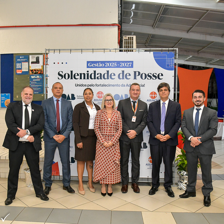Presidente 116ª da Subseção da OAB de Jabaquara, Dra. Terezinha Fernandes, Vice-Reitor do Centro Universitário Assunção, Prof. Dr. Alessandro Venturini e Presidente da OABSP, Dr. Leonardo Sica e representantes das comissões da Subseção Jabaquara da OAB.