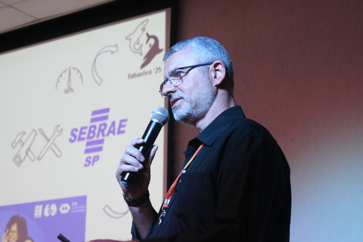 Prof.º Me. Marcelo Monte, mediador do evento.