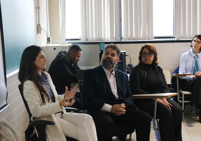 Prof.ª Dr.ª Laura Campedeli (FGV), Prof. Dr. Tiago Slavov (FECAP) e Prof.ª Dr.ª Ana Vasconcelos (UFPE/Mackenzie), durante painel.