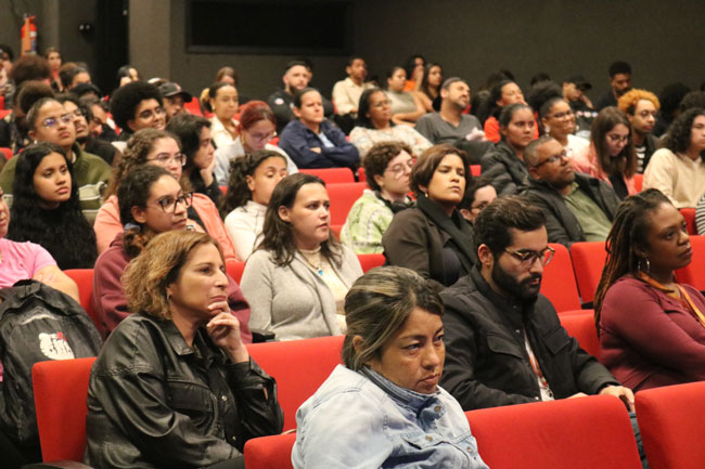 Alunos e docentes do Centro Universitário Assunção acompanharam o evento.