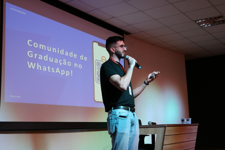 Matheus Bortolucci, representando a equipe de Comunicação