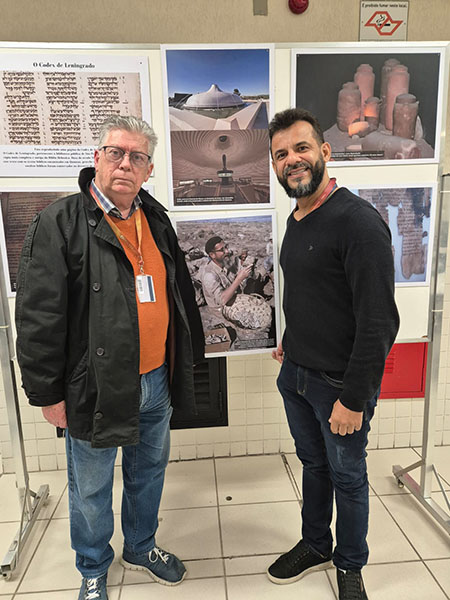 Nas pegadas da Bíblia - Prof. Dr. Domingos Zamagna e Prof. Dr. Pe. Leomar